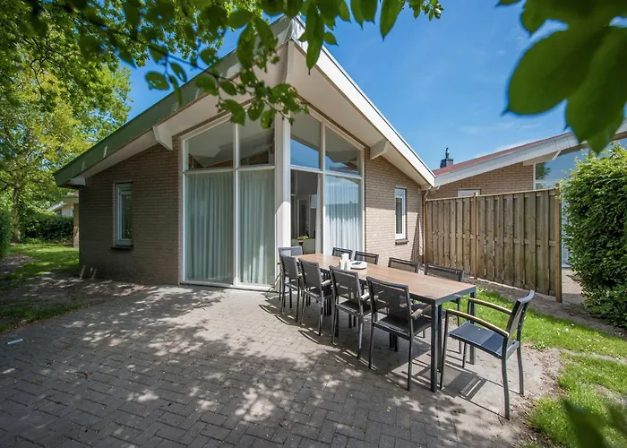 Restyled Bungalow, Two Bathrooms, Close To Domburg