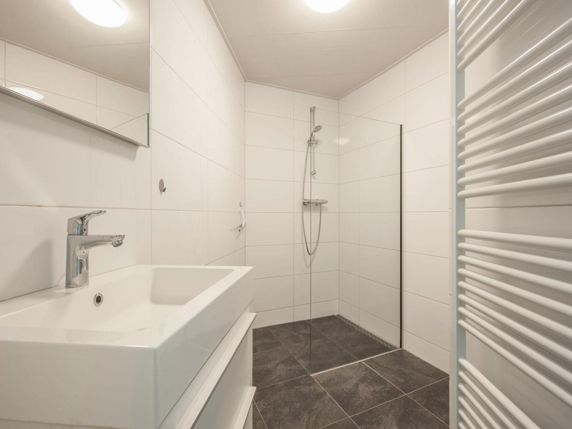 Restyled Bungalow, Two Bathrooms, Close To